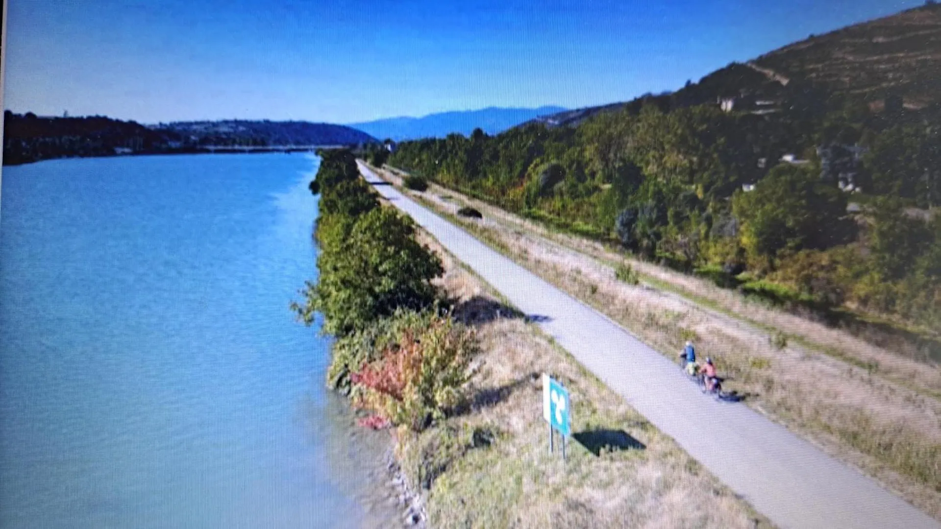 Camping A Condrieu, Mobil Home 6 Pers Sur Les Bords Du Rhone, Avec Parc Aquatique 0*, Condrieu France